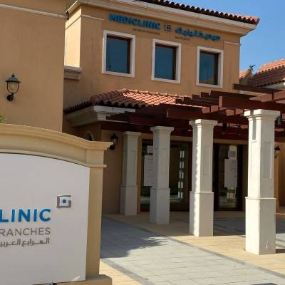 Arabic and spanish style villas with panoramic views of Al Reem Lake